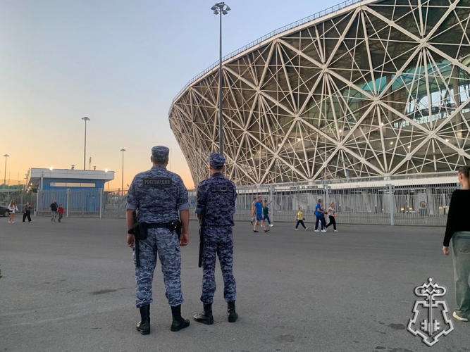 Сотрудники вневедомственной охраны обеспечили безопасность во время футбольного матча на "Волгоград Арене"