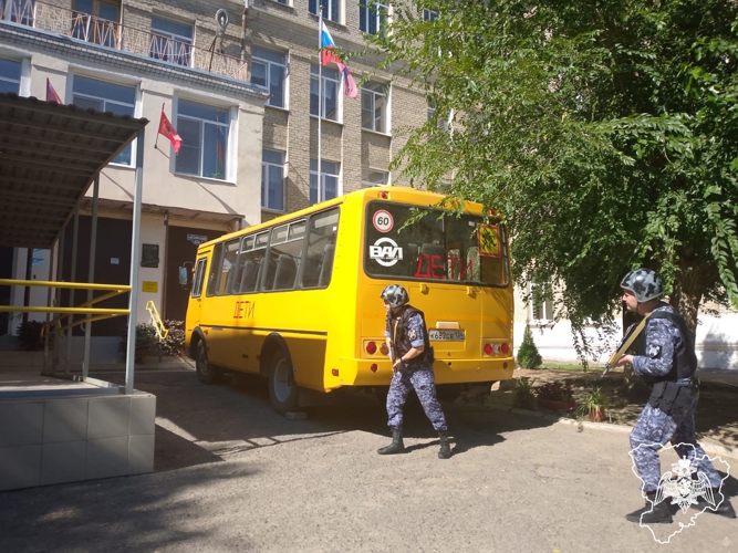 В Волгоградской области прошли тренировки на объектах образовательных организаций при участии Росгвардии
