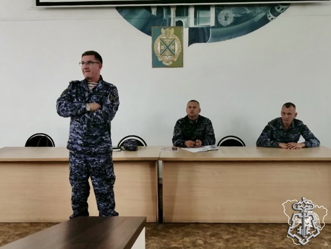 Росгвардейцы провели встречу со студентами 