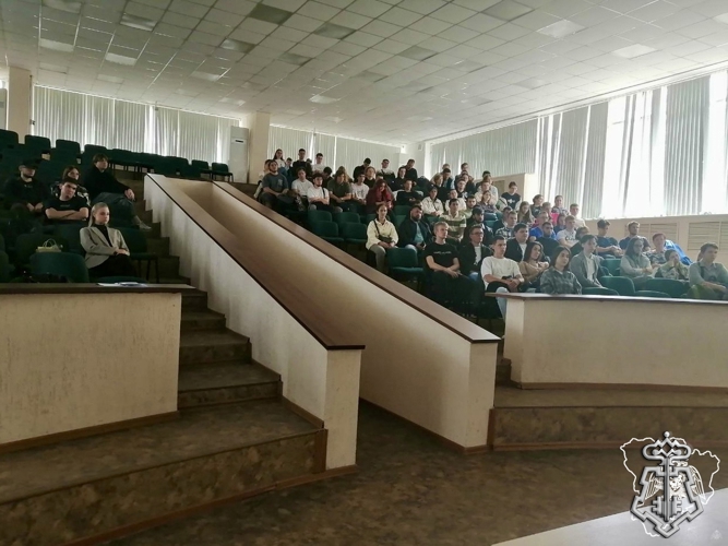 Росгвардейцы провели встречу со студентами 