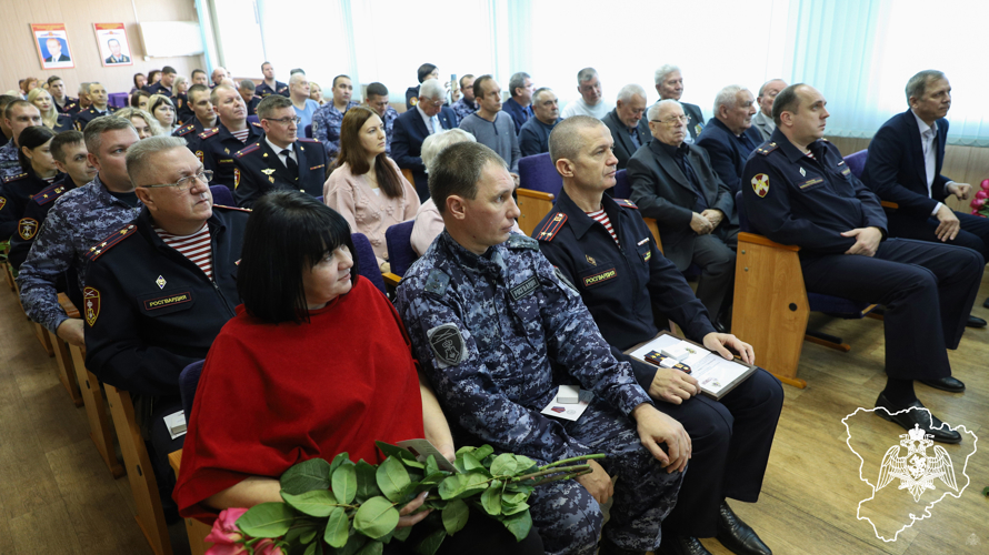 С профессиональным праздником поздравили сотрудников вневедомственной охраны в Волгограде