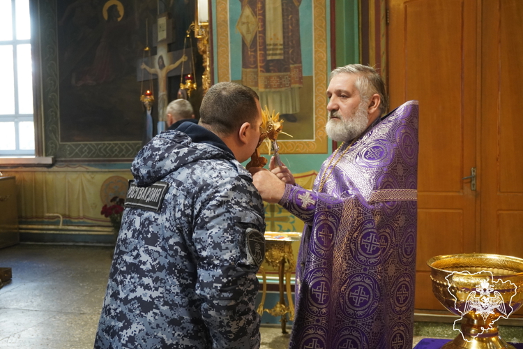 В Волгограде состоялся молебен о здравии сотрудников и военнослужащих войск национальной гвардии России