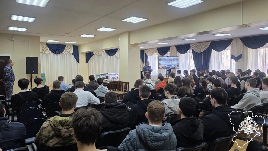 Росгвардейцы встретились со студентами учебных заведений Волгограда