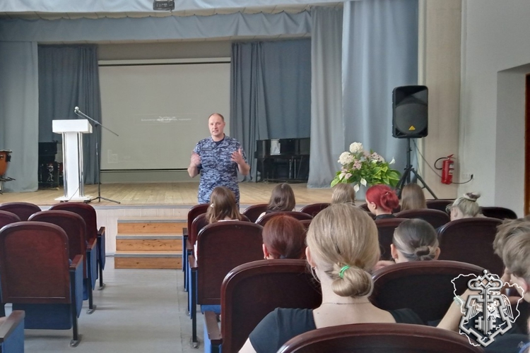 Росгвардейцы провели профориентационные встречи в Волгограде и Камышине