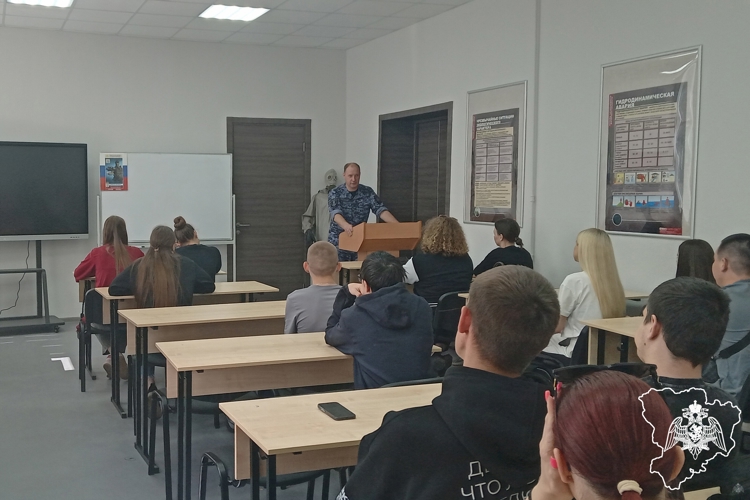 Росгвардейцы провели профориентационные встречи в Волгограде и Камышине