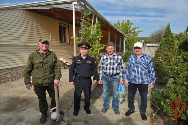 Росгвардейцы поздравили ветеранов вневедомственной охраны в Камышине